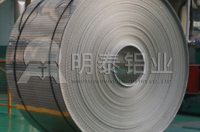 3條筋花紋鋁板價(jià)格多少_消防車防滑板花紋鋁板規(guī)格 3條筋花紋鋁板價(jià)格多少_消防車防滑板花紋鋁板規(guī)格